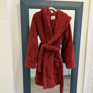 UGG fleece robe women’s size small knee length hooded